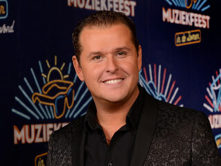 John West slaat de handen ineen met rapper Bizzey