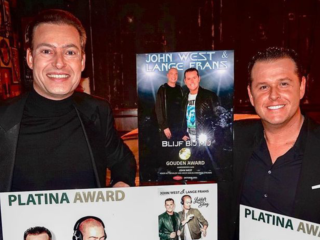 John West en Lange Frans verrast met gouden én platina award