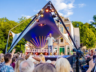 Terugkijken: Zing en dans mee tijdens de derde aflevering van het Muziekfeest op het Plein