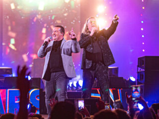 Kijk vrijdag naar het 'Sterren Muziekfeest: Mega Piraten Festijn'