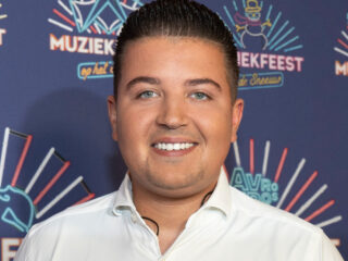 Marco Schuitmaker verrast met dubbel platina award voor 'Engelbewaarder'