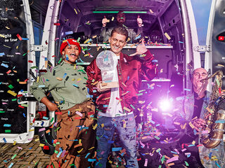 Mart Hoogkamer ontvangt Youtube-award voor 'Ik ga zwemmen'