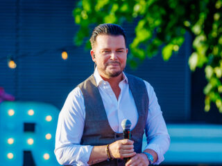 Dit zijn alle singles van de EP 'Unplugged' van Mike Peterson