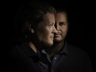 Prachtig duet Thomas Berge en Mike Peterson "Heel herkenbaar in deze tijd''