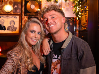 Jari Hellegers en Monique Smit over hun nieuwe single 'Ben je verliefd?'