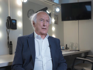 Het verhaal achter 'KL204', van Peter Koelewijn