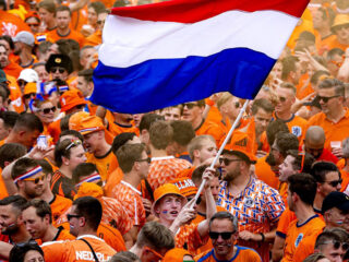 75.000 Nederlandse fans in Dortmund: "Er gaat echt wat gebeuren daar"
