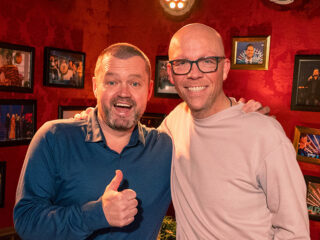 Frans Duijts zingt zijn nieuwe single 'Alleen in de regen' LIVE op Sterren NL Radio