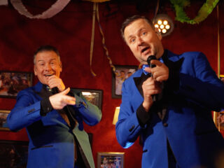 LIVE in de ochtendshow: Feestteam met 'Shotje on the lip'