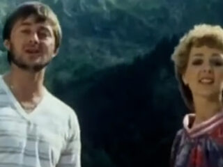 Jan Keizer vertelt over clip-opnames 'Blue Eyes' in de bergen: "Ik voelde me alpinist daar"