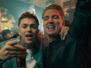 Zien: Mart Hoogkamer en Flemming zetten de studio van Eva op z'n kop!