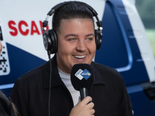 Marco Schuitmaker opent de stemweek van de Nederlandstalige Top 1000!