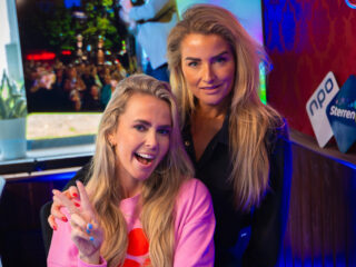 Monique Smit: "Ik heb een aantal duetten op de plank liggen"