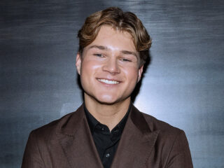 Samuel Welten ontvangt gouden plaat voor 'Echte liefde is te koop'