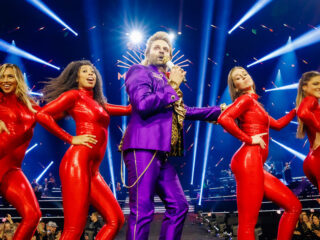 Vieze Jack primeurt zijn nieuwe single 'Zeg eens meisje' op Sterren NL Radio