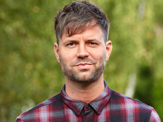 Simon Keizer verrast zijn Annemarie met liefdeslied