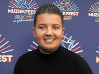 Marco Schuitmaker ontvangt diamanten plaat voor 'Engelbewaarder'