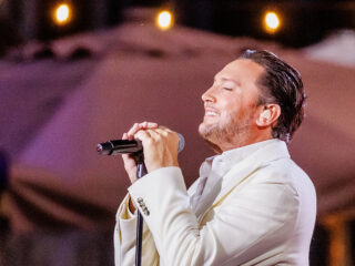 Tino Martin krijgt gouden plaat voor album 'Dit is het levenslied'