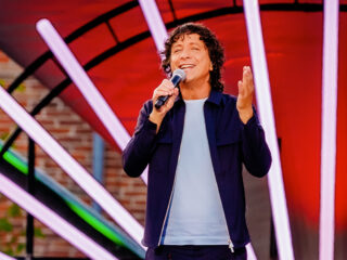 Vinzzent verrast met platina award voor 'Dromendans'