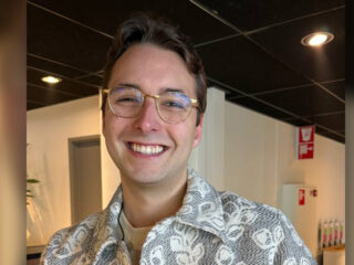 'Hoe heet dat liedje?' van Chris Bauer op #1 in de Sterren NL Top 25