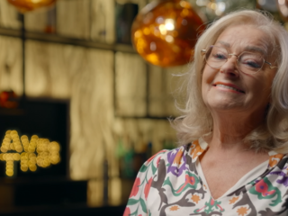 Corry Konings: "Ik wilde mijn moeder het verdriet niet aandoen"