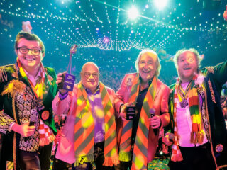 De Deurzakkers ontvangen de AVROTROS Carnaval Oeuvre Award