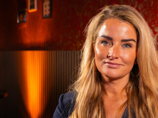 Hoe Emilie met Jan Smit op het podium voor 17.000 mensen belandde