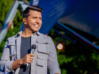 Zo klinkt de nieuwe single van Jan Smit