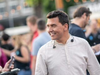 Jan Smit brengt twee oude liedjes in nieuw jasje uit