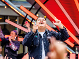 Justen de Wildt staat op het Muziekfeest van het Jaar