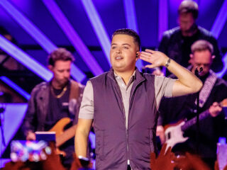 Marco Schuitmaker ontvangt 5 verschillende platen