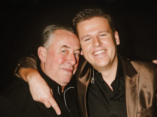 Sven Versteeg schrijft lied voor overleden manager