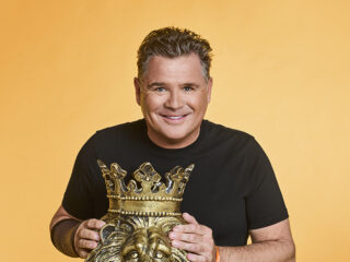 Wolter Kroes brengt ode aan Louis van Gaal in nieuwe WK-hit