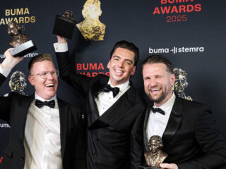 Yves Berendse wint Buma Award voor 'Terug in de tijd'