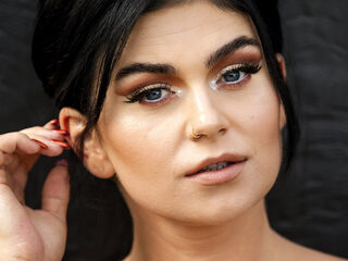 Roxeanne Hazes zingt titelsong voor film ‘Wat is dan liefde’