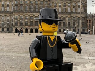 André Hazes als lego-pop op de Dam