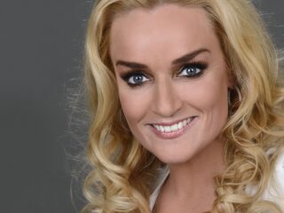 Samantha Steenwijk brengt met nieuwe single een ode aan haar moeder