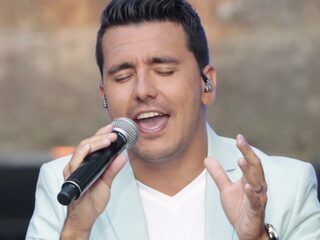 Jan Smit moet optreden om een bizarre reden afzeggen