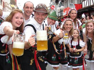 Wist jij dat deze Nederlandse hits uit Duitsland komen?