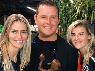 Wereldkampioenen feestelijk onthaald door John West en Lange Frans