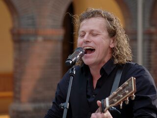 Syb van der Ploeg en rapper Mula B maken indruk in ABOVT