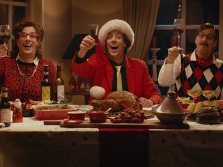 Helemaal ‘uit oe panty’ op de nieuwe kerstsingle van Snollebollekes!