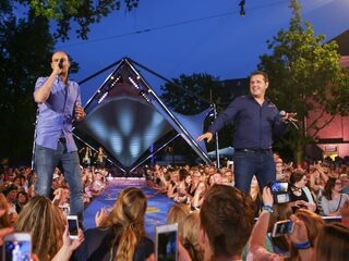 Nieuwe zomerhit voor John West & Lange Frans