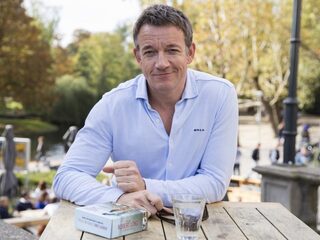 Minidocu: een ode aan Robert Long met Paul Groot