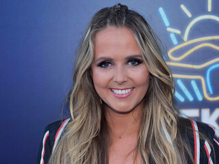 Monique Smit bevallen van zoontje Luca