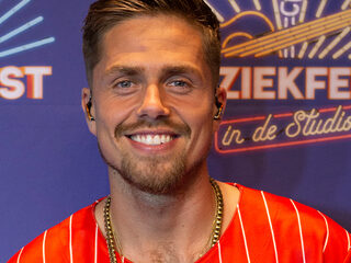 Een emotionele dag voor André en Roxeanne Hazes