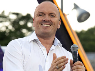 Frank van Etten vraagt vriendin ten huwelijk