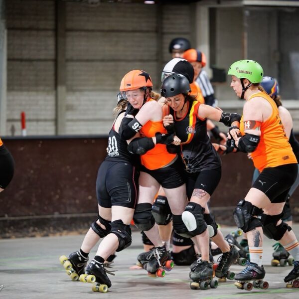 Rollend en beukend naar het WK Roller Derby