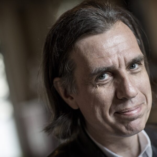 Psychiater Dirk de Wachter: 'De mens heeft behoefte aan verbinding en aanraking, ik noem dat strelingstreven'