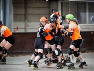Rollend en beukend naar het WK Roller Derby